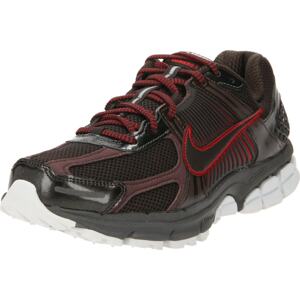 Tenisky 'ZOOM VOMERO 5' Nike Sportswear tmavě hnědá / červená / černá